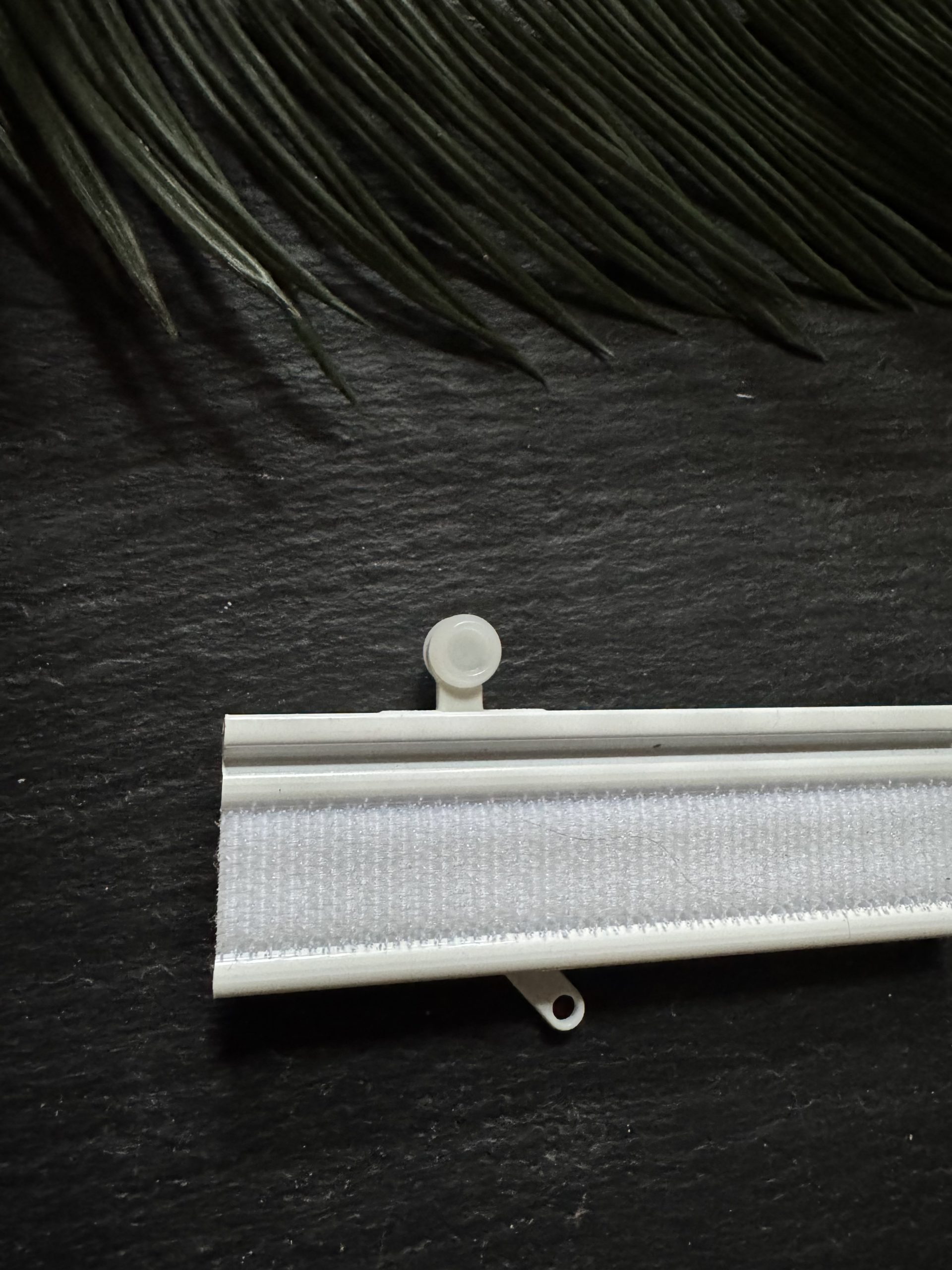 Flächenvorhang Paneelschiene mit Klettband und Rollengleiter 4 mm Detail